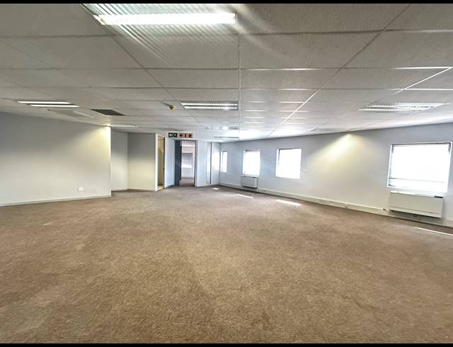 474M² OFFICE TO LET IN PARKTOWN